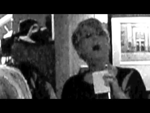 Regardez cette vidéo