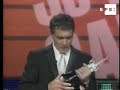 Un emocionado Antonio Banderas recibe el premio Donostia . Un emocionado Antonio Banderas recibe el premio Donostia .