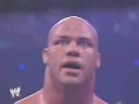 Undertaker destroza el cuadrilatero