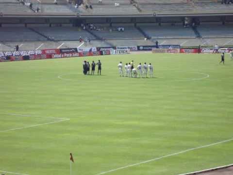 Estadio Ol&iacute;mpico Universitario Pumas entrenado con Monarcas