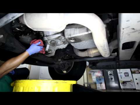 2002-2006 Cadillac Escalade oil change