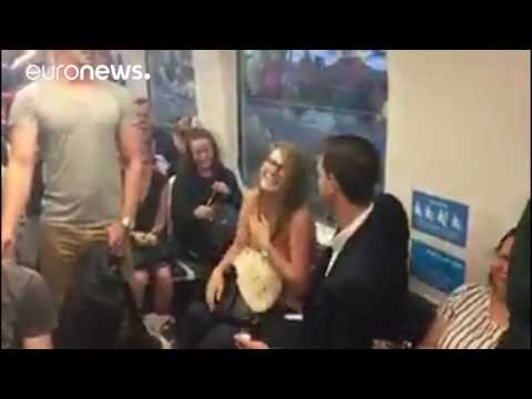 Australien: Mann macht Frau in der U-Bahn einen Heira ...