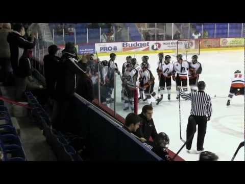 Patriotes - But gagnant de Pierre-Olivier Morin en quatrième prolongation de la finale de l'est entre les Patriotes de l'UQTR et les Ravens de Carleton.