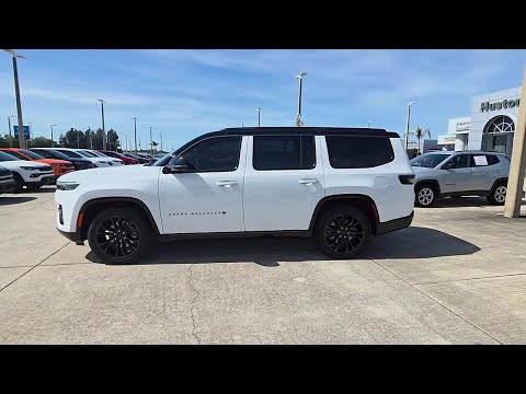 New 2026 Bright White Clear-Coat Exterior Paint Jeep SUMMIT RESERVE 4X4 image 1