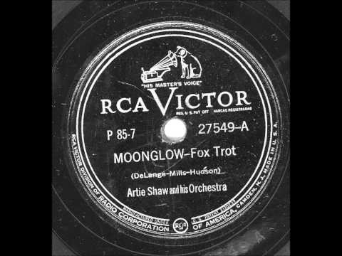 Artie Shaw & His Orchestra - Moonglow lyrics
