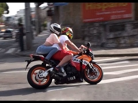 CURITIBA - BRAZIL Super Bikes!!! Acelerando, cortando giro, empinando e fazendo BURNOUTS!!! SPEEDING & WHEELIE! (LOUD!!!) BRAZIL Curta: www.facebook.com/VideoLucas60050...