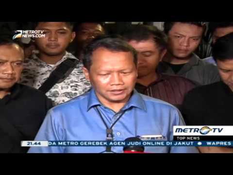 Polisi Kembali Telusuri Gorong-gorong Jalan Medan Merdeka Polisi Kembali Telusuri Gorong-gorong Jalan Medan Merdeka