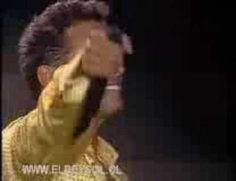 Solo y triste bajo el sol..