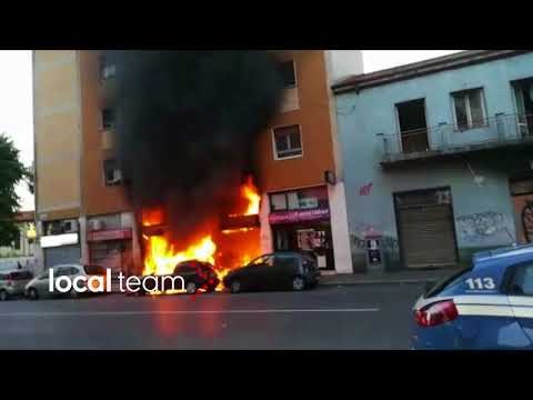 Milano. Destruído un edificio por un incendio en barrio de inmigrantes (VIDEO)
