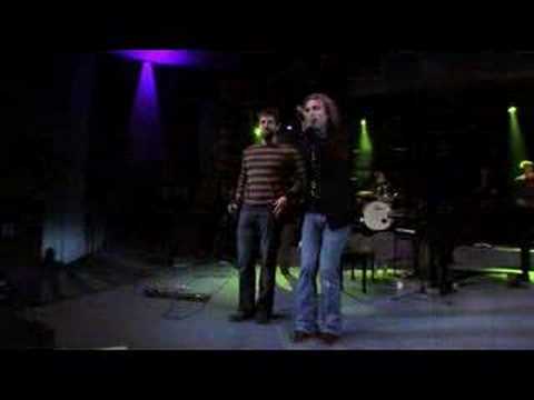 Jeremy Camp sings Made to Shine with ...
