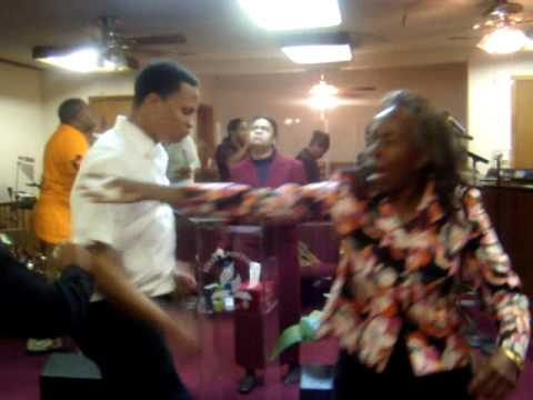 PRAISE BREAK - First Apostolic Church - 07/26/2009 - A MUST SEE!!!