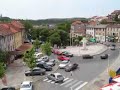 Film snimljen 10. kolovoza 2003. godine u centru Širokog Brijega. Autori filma su Slaven Hrkać i Tvrtko Mandić, a film je nastao od fotografija slikani puna 24 sata u razmacima po 5 minuta. Bitno je napomenuti da je svaka slika uslikana manualno, što daje poseban dojam treskanja kamere.