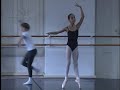 CNB,O QUEBRA-NOZES DE ARMANDO JORGE, PRÓLOGO DANÇA DA CLARINHA ALUNAS DO 3ºANO DA ESCOLA DE DANÇA DO CONSERVATÓRIO NACIONAL, ENSAIADORA LUISA CARLES, ENSAIOS NA EDCN E PRÉ-GERAL NO TEATRO NACIONAL DE S. CARLOS