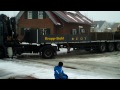 ... BAGGER hilft TRUCK aus dem EIS ...