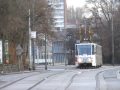Tramvaj KT8D5 ev. č. 9020 s CVR na zastávce Urxova