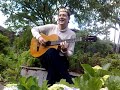 tomaz lima, o homem de bem, interpreta can��es em sua casa em teres�plis. veja mais no bairros.com: www.oglobo.com.br/bairros