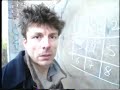 Kamagurka haalt geld uit de muur Kamagurka haalt geld uit de muur