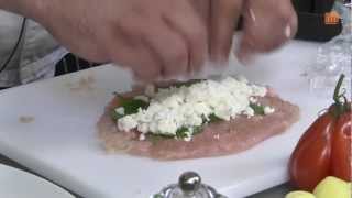 Gefülltes Hähnchenbrustfilet mit Feta an Zuckererbsen und Rosmarinkartoffeln Gefülltes Hähnchenbrustfilet mit Feta an Zuckererbsen und Rosmarinkartoffeln