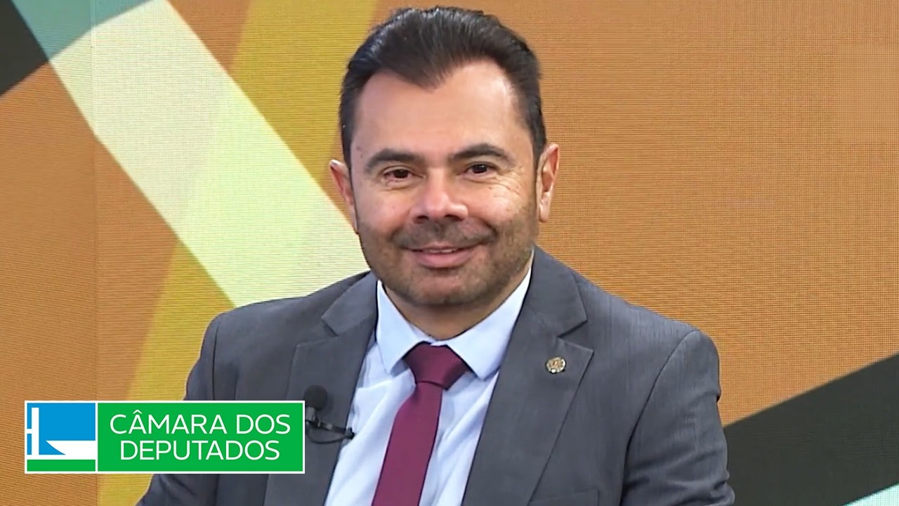 Idilvam Alencar propõe licença remunerada para pós-graduação de servidores da educação - 11/08/26
