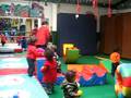 Aressio en el gimnasio del cole (1 año 9 meses)