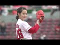 前田敦子、始球式でミニスカ&生脚 始球式