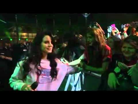 itunes - Show completo da Lana Del Rey. O show aconteceu dia 25 de Setembro. O iTunes Festival 2012 é um evento anual de música promovido pela Apple que, este ano, ac...