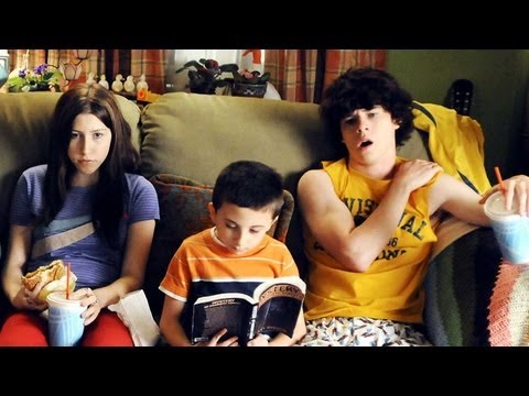On Set with the Prankster Siblings of THE MIDDLE - QUIET ON THE SET (Part 3 of 3)