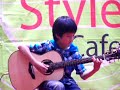 sungha plays 'napulita' by walter lupi 
at small stage nearby jonggak metro station in seoul.