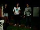 Las chiquis mueven el ombligo!