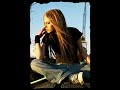 Avril Lavigne - Fall To Pieces