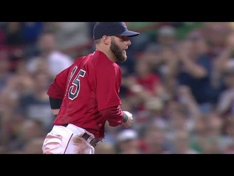 Video: TOR@BOS: Pedroia makes a nice catch in the eighth