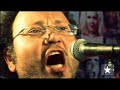 Eder \"O\" Rocha toca \"Meu-rei\". Maracatu de baque virado no M�o na Massa - Showlivre.com