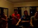 Pijas moviendo el ombligo