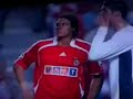 Cristiano Ronaldo a limpar a ranhoca no cabelo do Nuno Gomes Cristiano Ronaldo a limpar a ranhoca no cabelo do Nuno Gomes