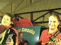 una splendida interpretazione di questa canzone di al rangone della nostra monica iorio. (registrazione effettuata direttamente dal mixer durante una delle tante serate) per contatti orchestra: 348-4141131 per visitare il sito: http://www.lisciosimpatia.it/