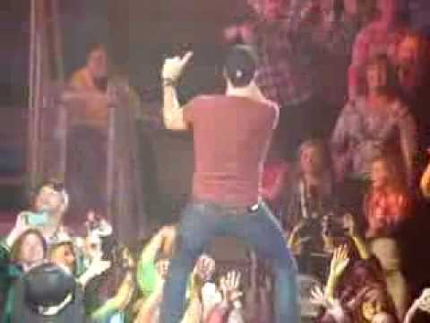 Luke Bryan – Country Girl That’s My Kind Of Night Tour Lexington Kentucky