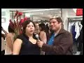paulo melo entrevista a dona da loja patachou sandra pires, no dia da reinaugura��o da loja.