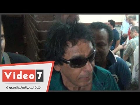 بالفيديو.. الكينج محمد منير يدلى بصوته قبل غلق اللجنة بـ10دقائق