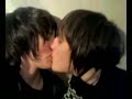 Emo Kiss