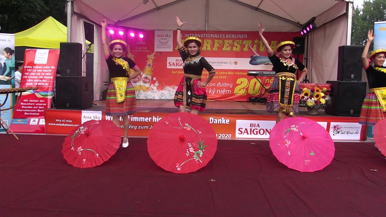 NHÓM MÚA BERLIN TẠI FESTIVAL BIER LẦN THỨ 23