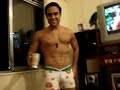 Roubando o short da Suelem!
