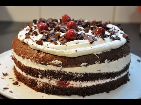 Cuisine - http://www.hervecuisine.com présente la recette du gâteau forêt noire, idéal pour un gateau d'anniversaire par exemple, c'est léger et délicieux. Retrouvez t...