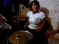 JANET TOCANDO LA BATERIA