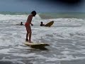 Gustavo Surfando na praia de Jatiúca em Maceió