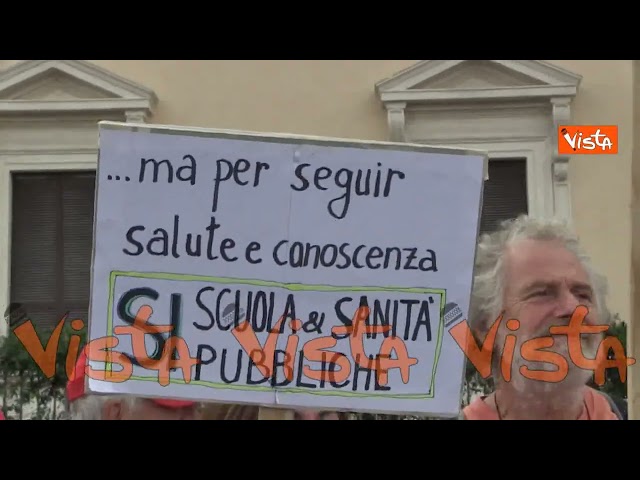 "Presidente, il popolo ha fame. Mangino pastarelle", i cartelli al corteo della Cgil a Roma