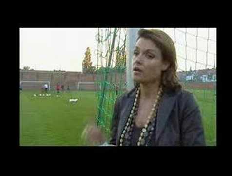 Goedele Liekens - Fragment uit een Telefacts reportage, uitgezonden 11 oktober 2006, naar aanleiding van haar penisboek. Fragment: formaat penis en gedrag.