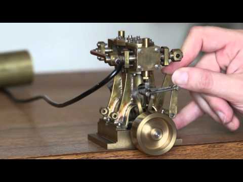 moteur vapeur - Moteur à vapeur bicylindre double effet. 2-cylinder double acting steam engine.