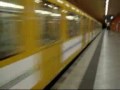 Abfahrt einer Berliner U-Bahn vom Typ F in Schillingstra�e