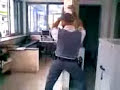 Policial Militar dan�ando \"A Minha Periquita\"