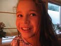 Demi (10jr) - Nu dat jij er bent ( trijntje oosterhuis )